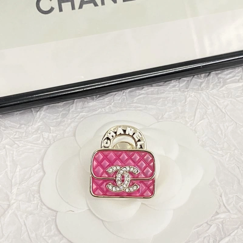Neat Chanel Brooches 232311