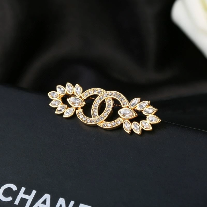 Neat Chanel Brooches 231928
