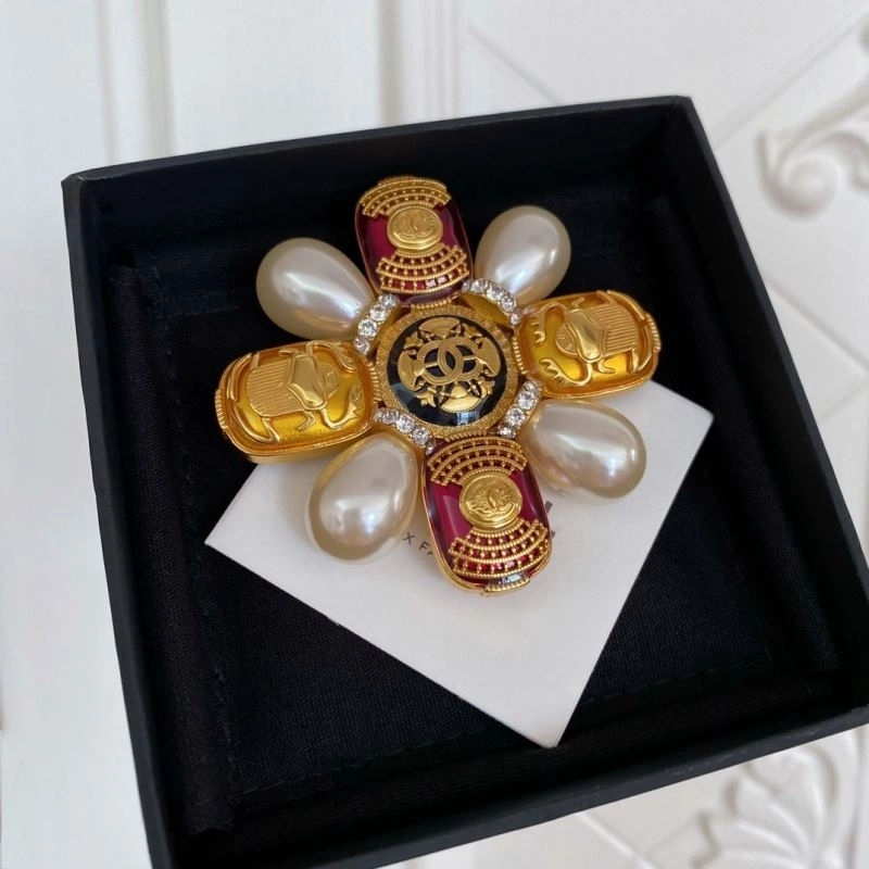 Chanel Brooches UrbanStyle 231926