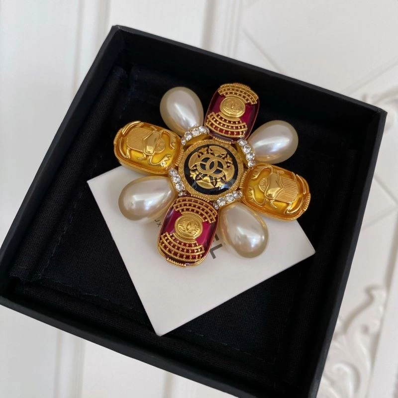 Chanel Brooches UrbanStyle 231926