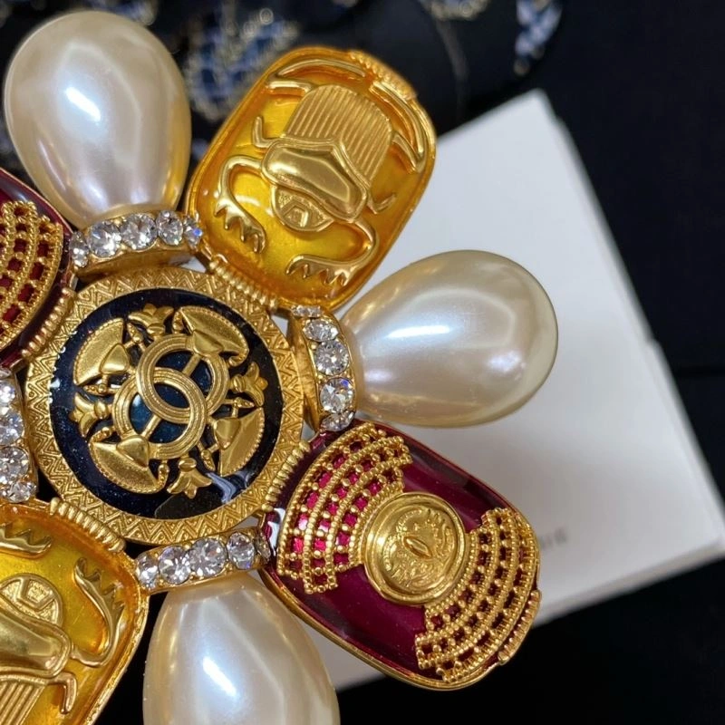 Chanel Brooches UrbanStyle 231926