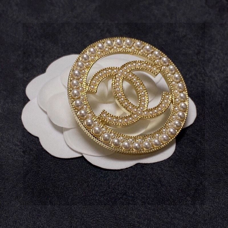 Chanel Brooches DailyWear 231970