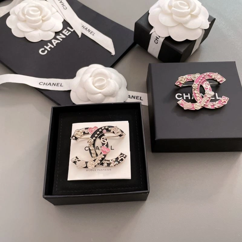 HighPerformance Chanel Brooches 231939