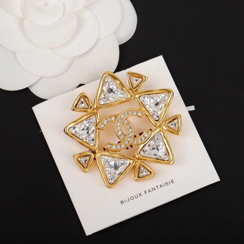 Affordable Chanel Brooches 231920