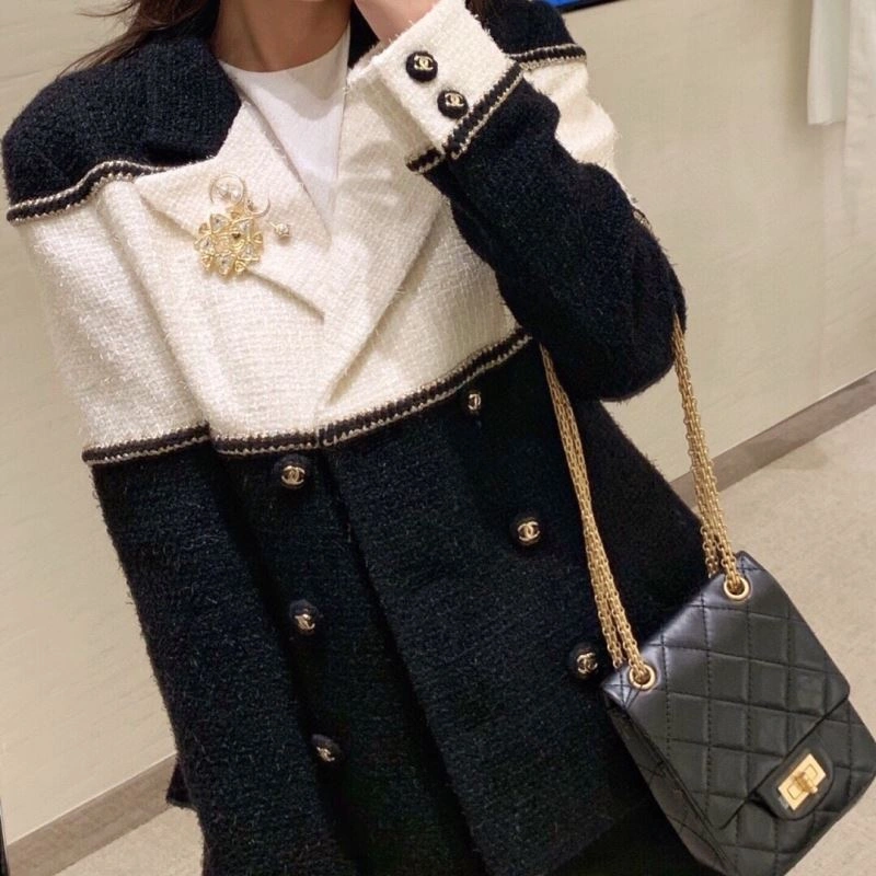 Affordable Chanel Brooches 231920
