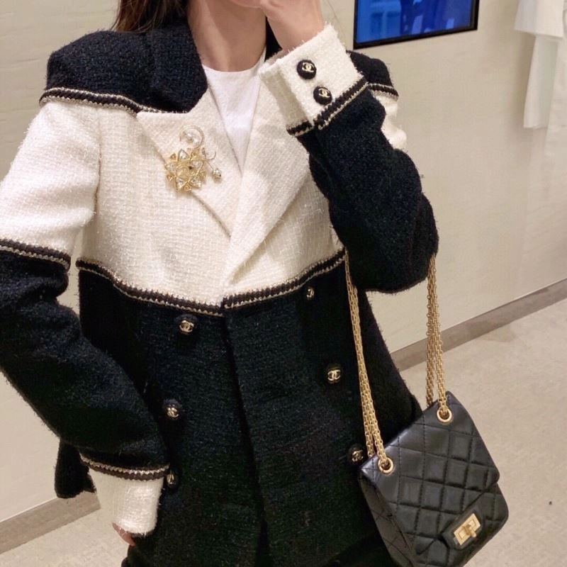 Affordable Chanel Brooches 231920