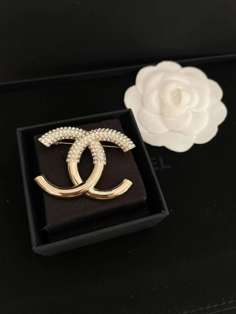 Chanel Brooches Comfortable 231936