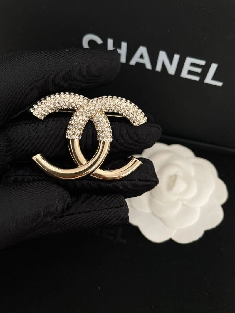 Chanel Brooches Comfortable 231936