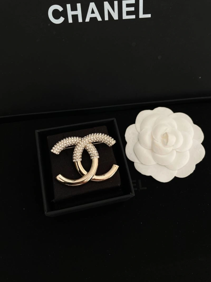 Chanel Brooches Comfortable 231936