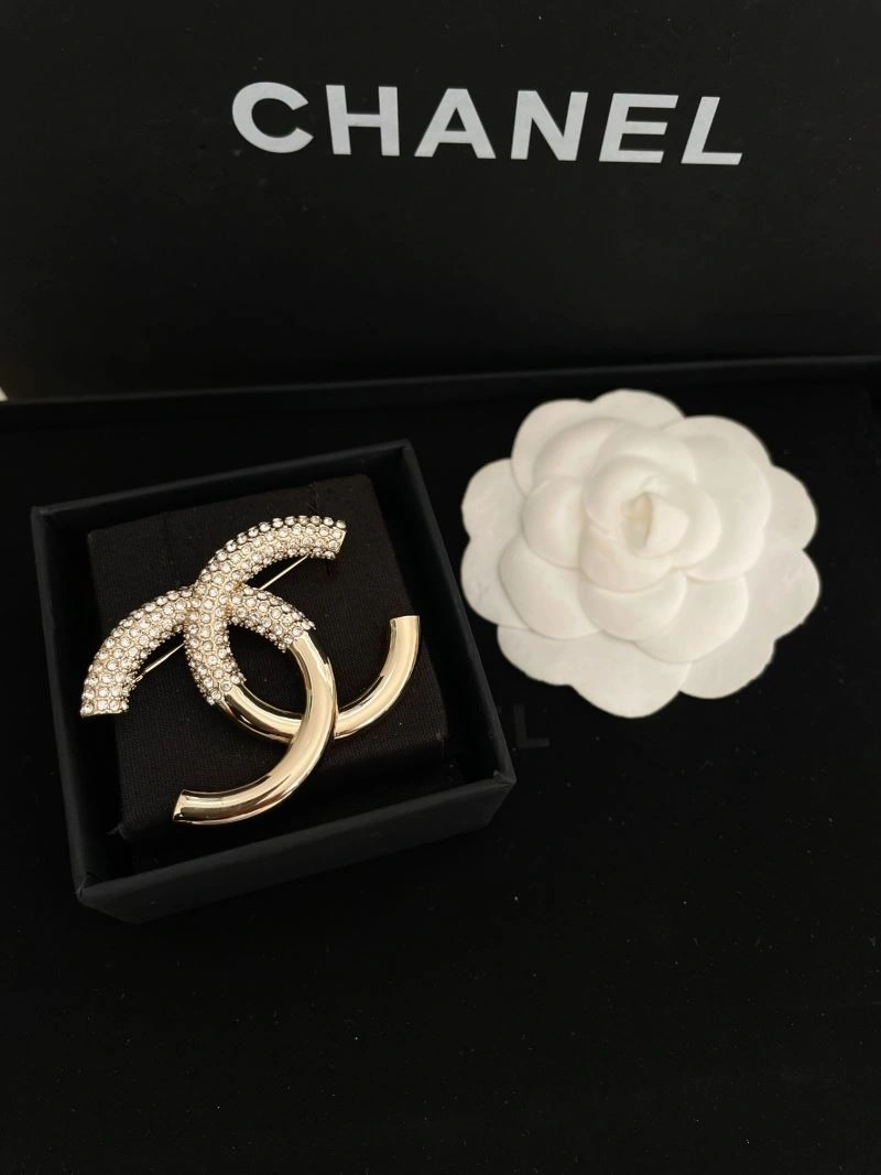 Chanel Brooches Comfortable 231936
