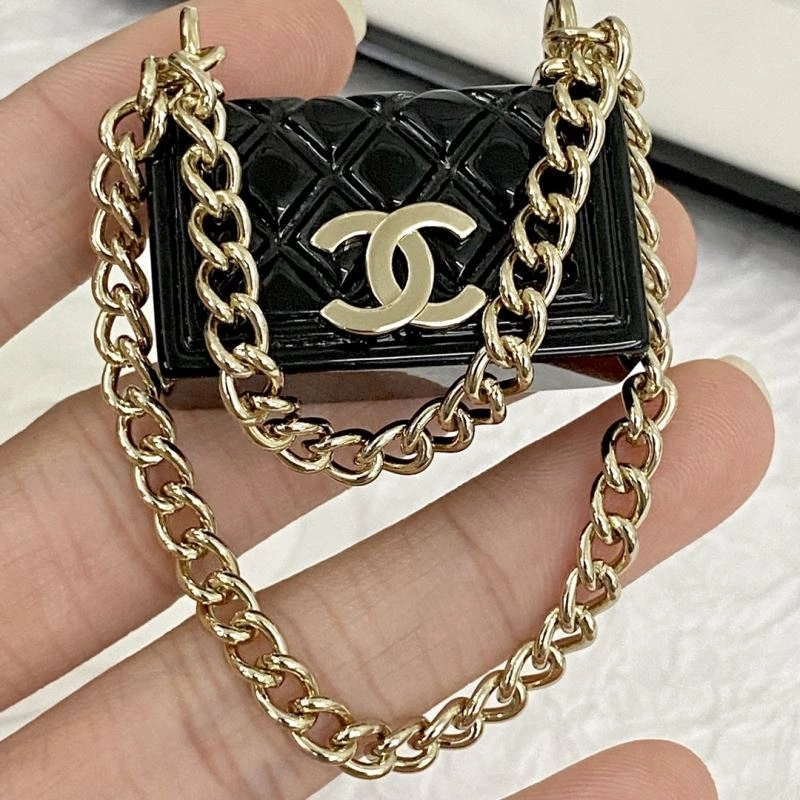 Chanel Brooches Stretchable 231916