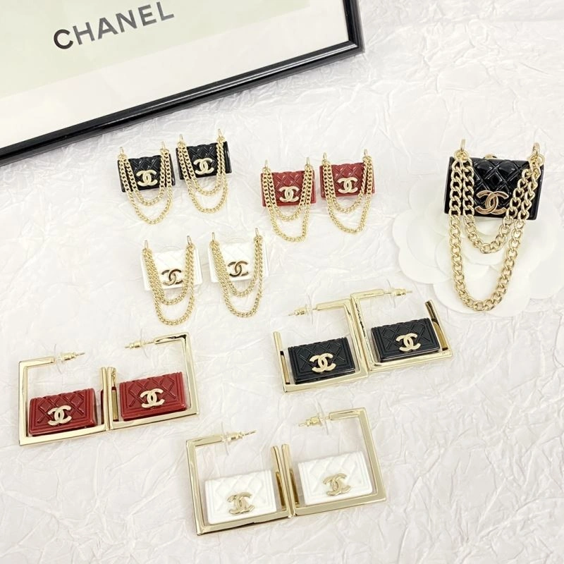 Chanel Brooches Stretchable 231916