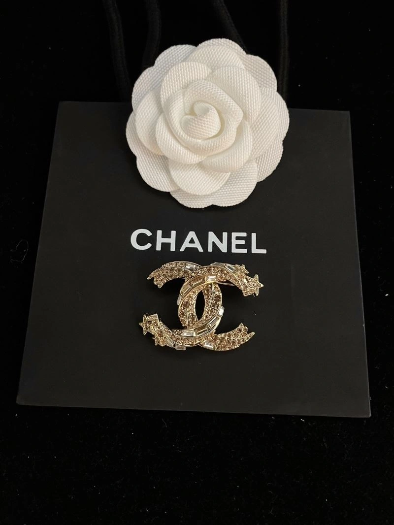 Chanel Brooches Elegant 231915