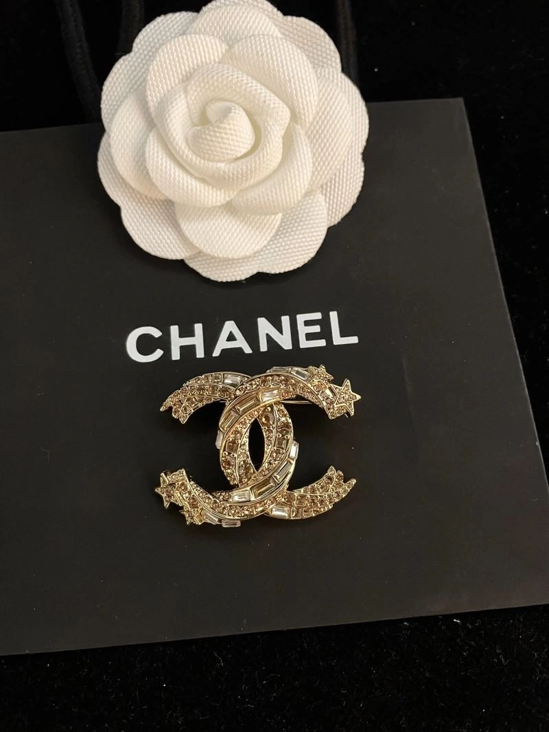 Chanel Brooches Elegant 231915