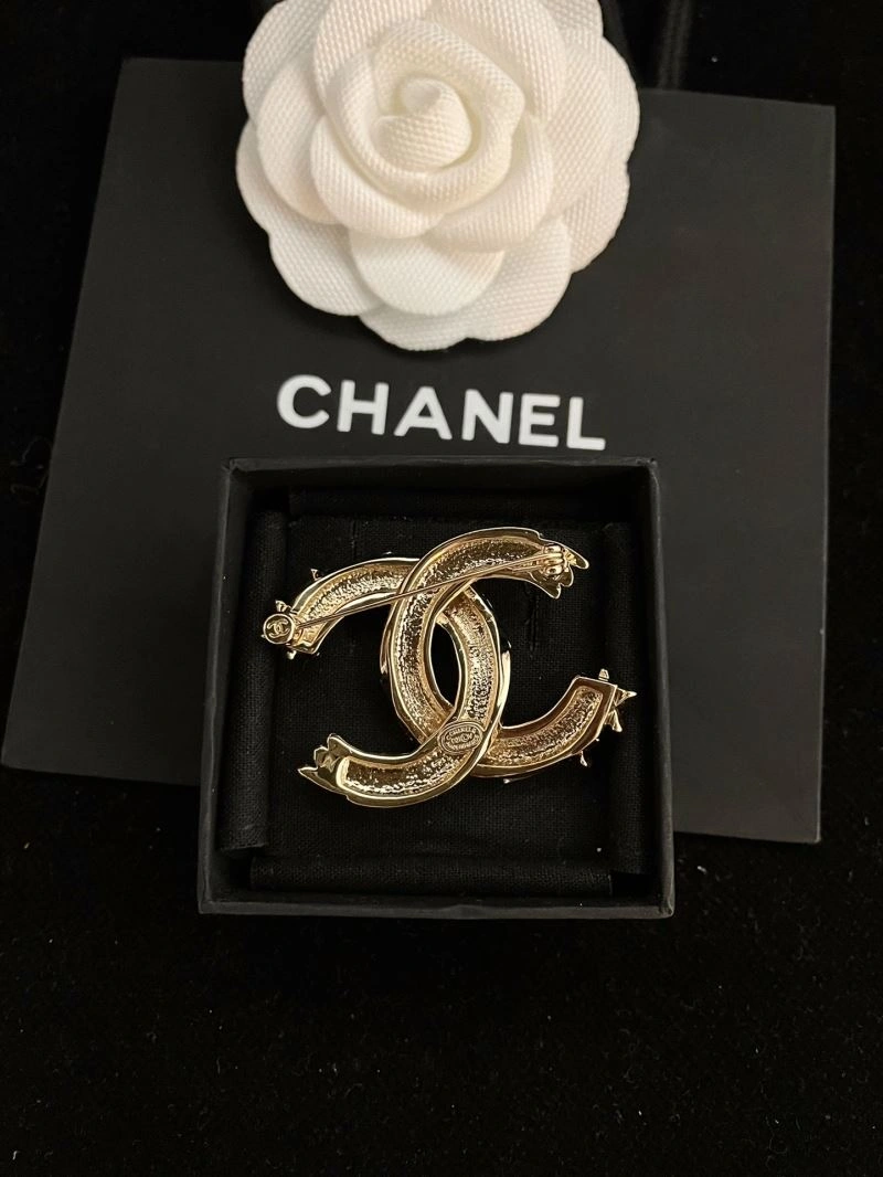 Chanel Brooches Elegant 231915