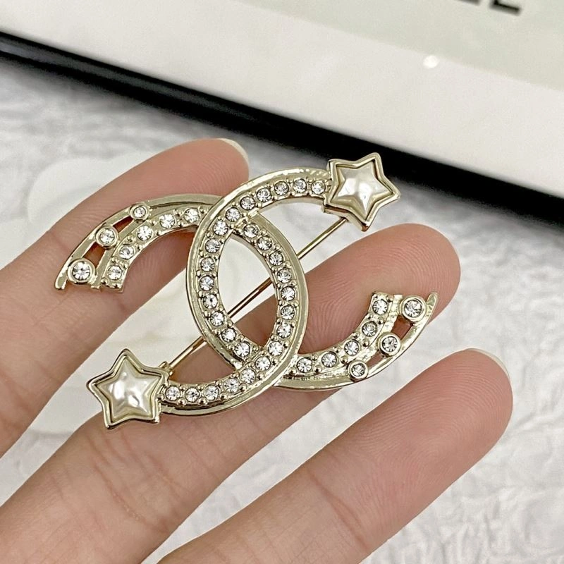 Chanel Brooches Fashionable 231905