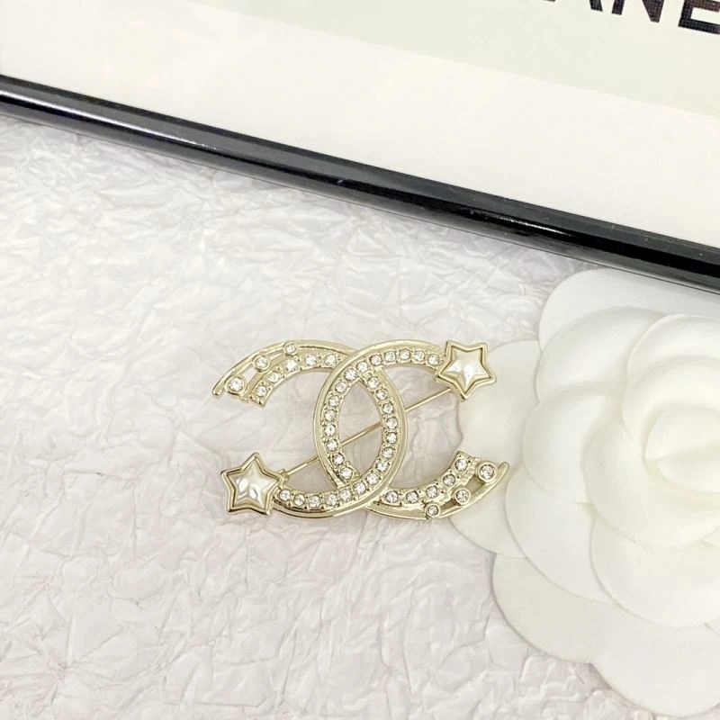 Chanel Brooches Fashionable 231905