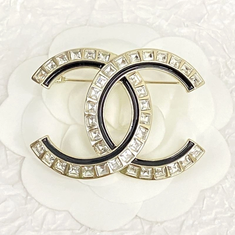 Chanel Brooches Snug 231911