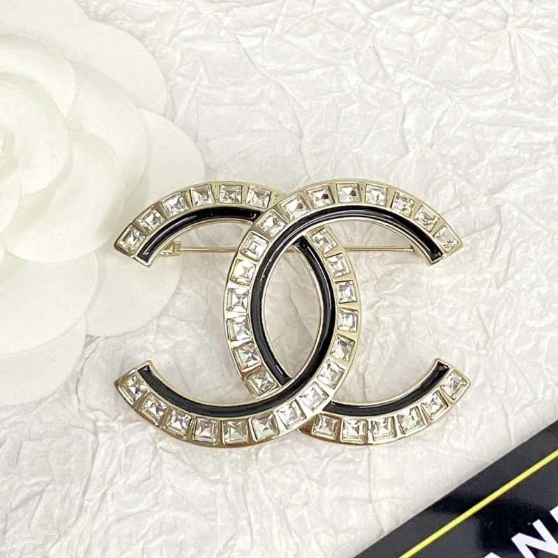 Chanel Brooches Snug 231911