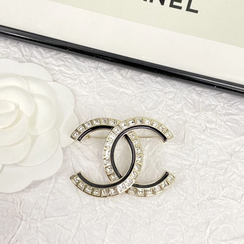 Chanel Brooches Snug 231911