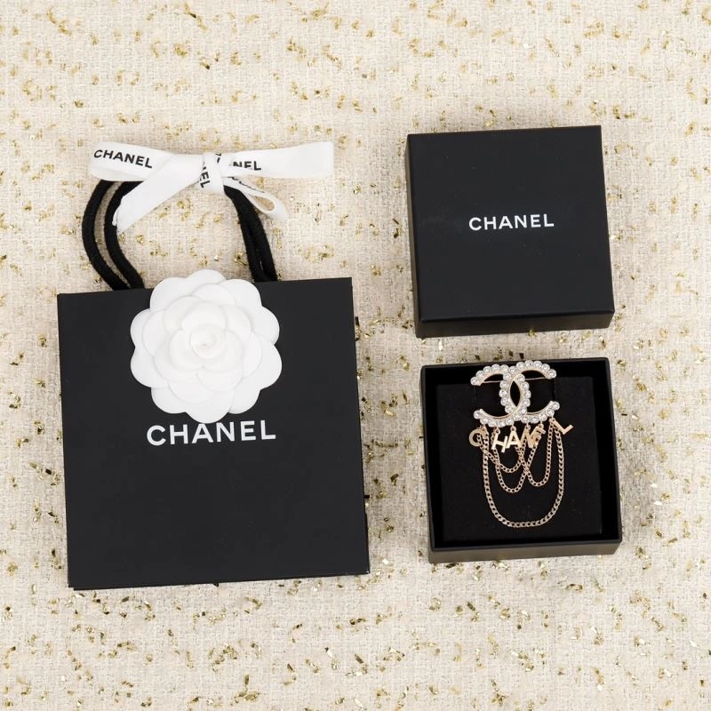 Functional Chanel Brooches 231945