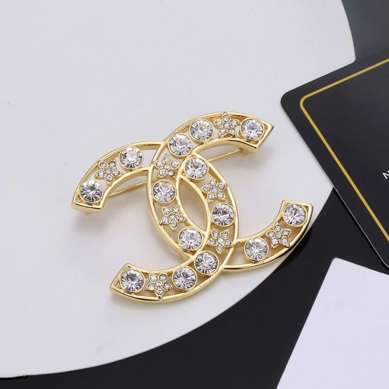 Chanel Brooches Affordable 231909