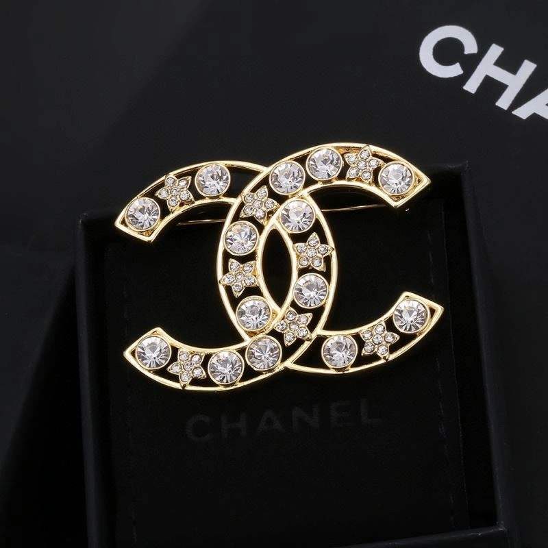 Chanel Brooches Affordable 231909