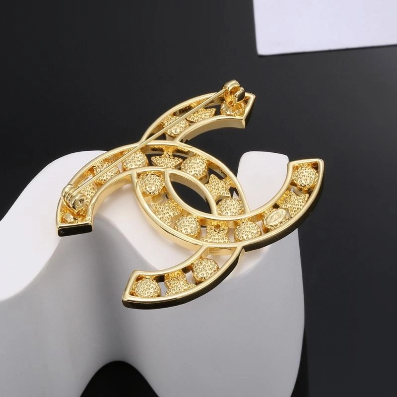 Chanel Brooches Affordable 231909