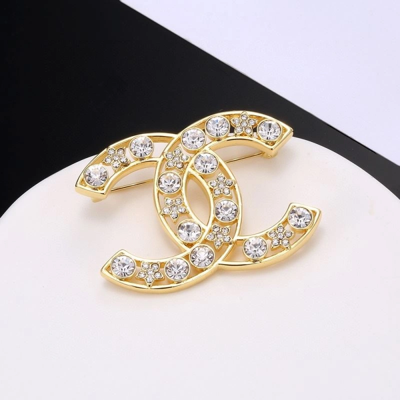 Chanel Brooches Affordable 231909