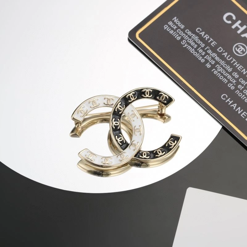 Packable Chanel Brooches 231942
