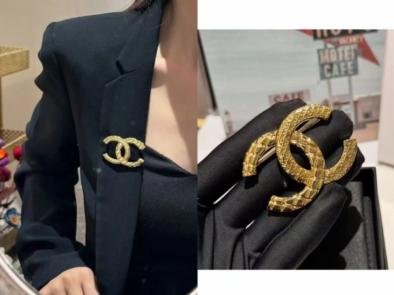 Stretchable Chanel Brooches 231890
