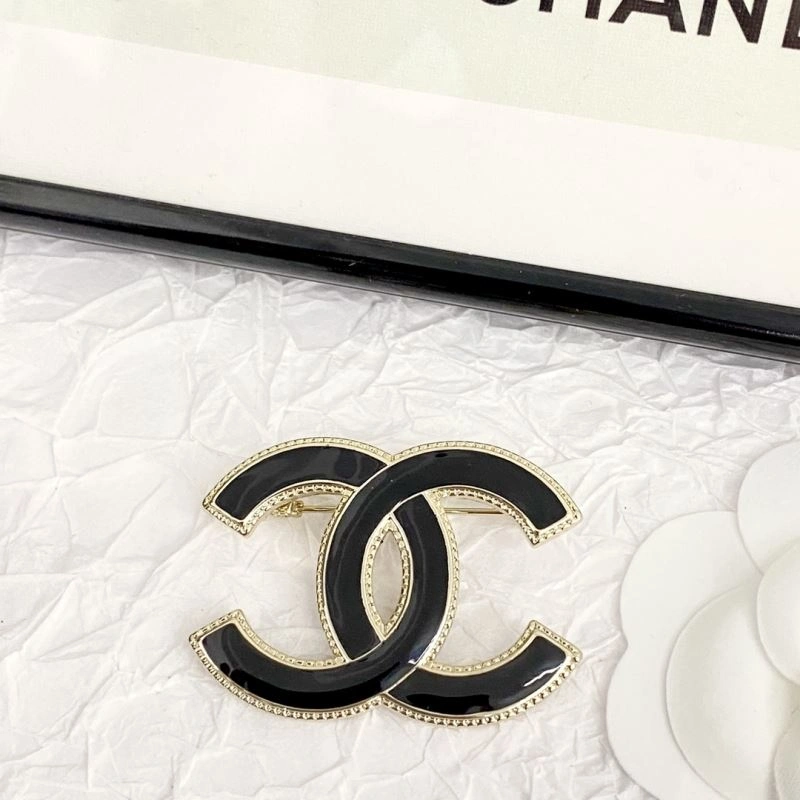 Casual Chanel Brooches 231921