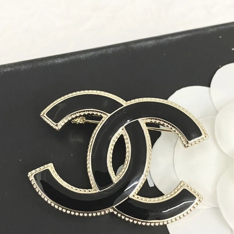 Casual Chanel Brooches 231921