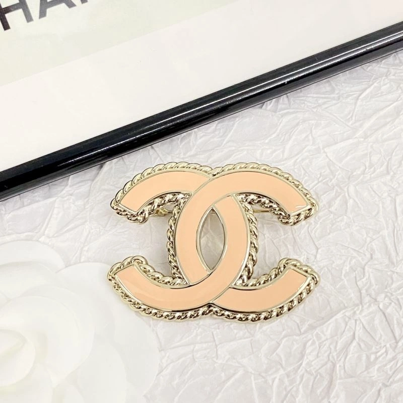 Chanel Brooches Snug 231918