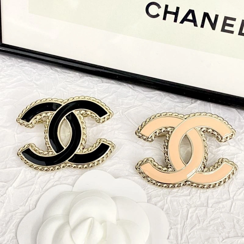 Chanel Brooches Snug 231918