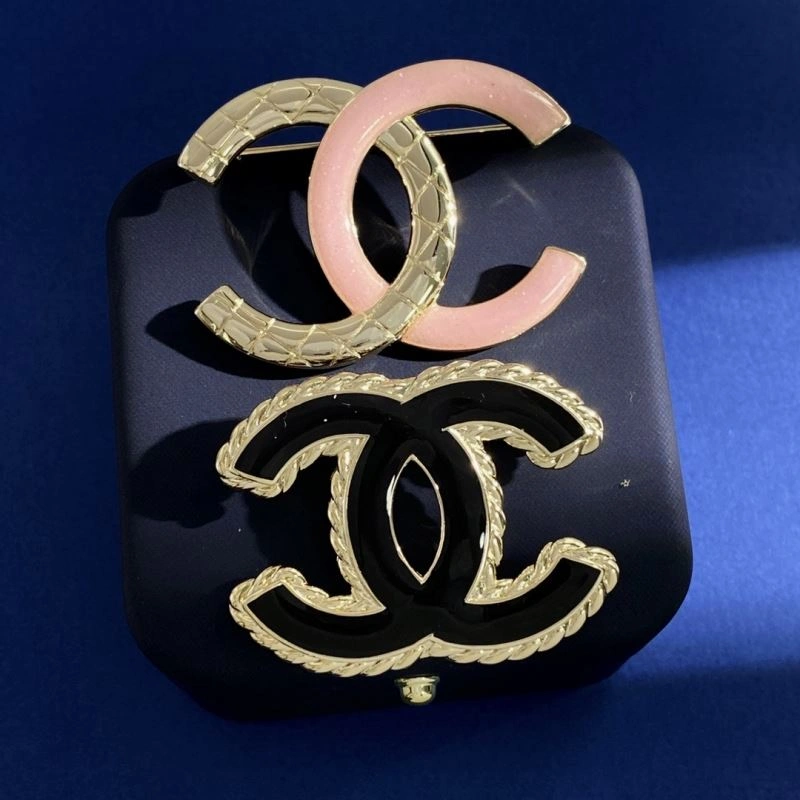 FreshLook Chanel Brooches 231919