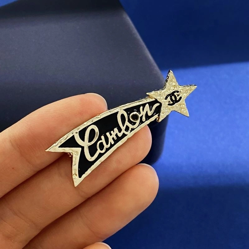 Chanel Brooches Resilient 231917