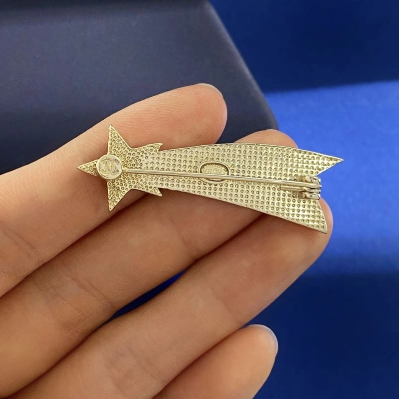 Chanel Brooches Resilient 231917