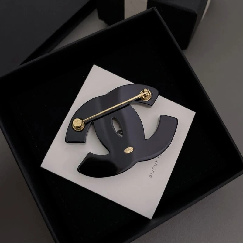 Casual Chanel Brooches 231902
