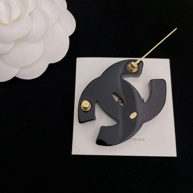 Casual Chanel Brooches 231902