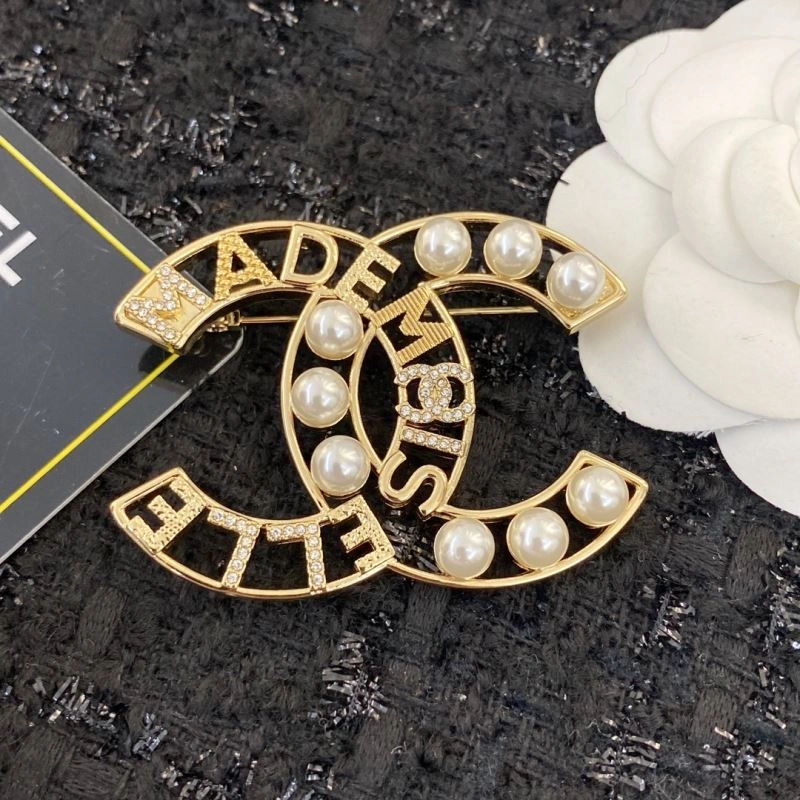 Sophisticated Chanel Brooches 231884