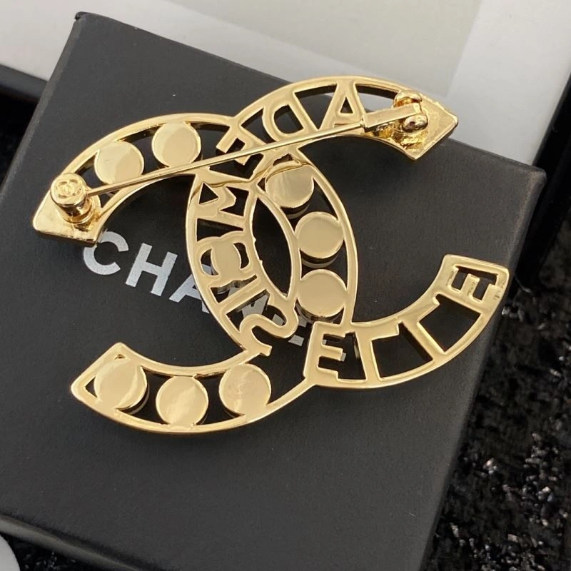 Sophisticated Chanel Brooches 231884