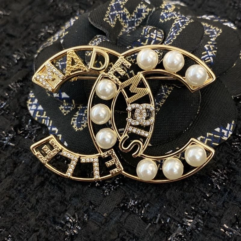 Sophisticated Chanel Brooches 231884