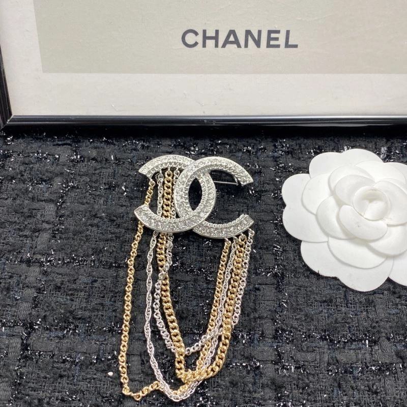 Casual Chanel Brooches 231897