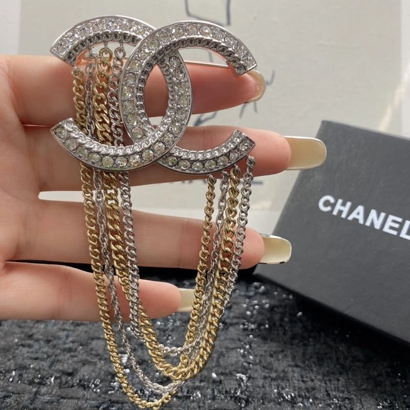 Casual Chanel Brooches 231897