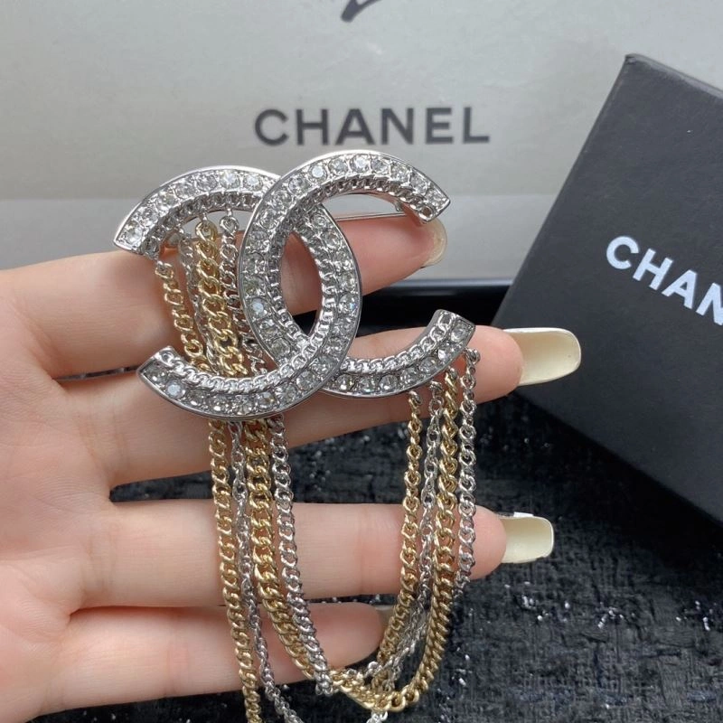 Casual Chanel Brooches 231897