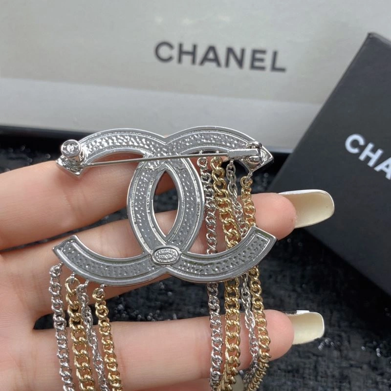 Casual Chanel Brooches 231897