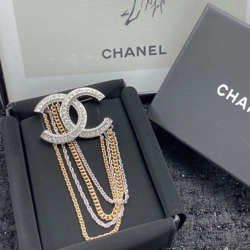 Casual Chanel Brooches 231897