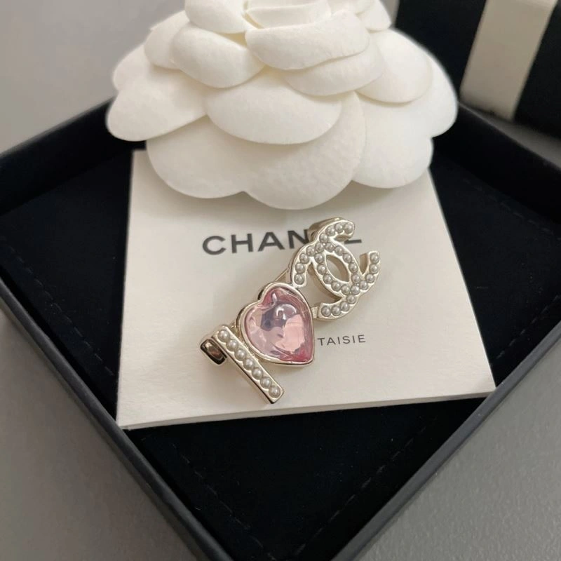 Casual Chanel Brooches 231894
