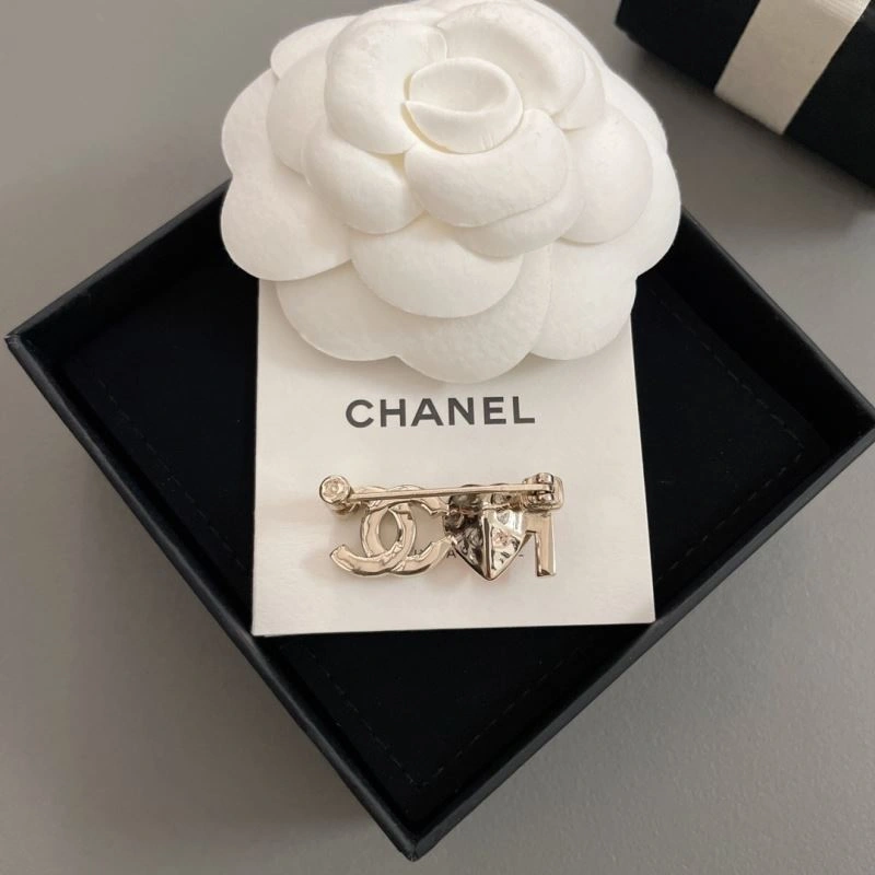 Casual Chanel Brooches 231894